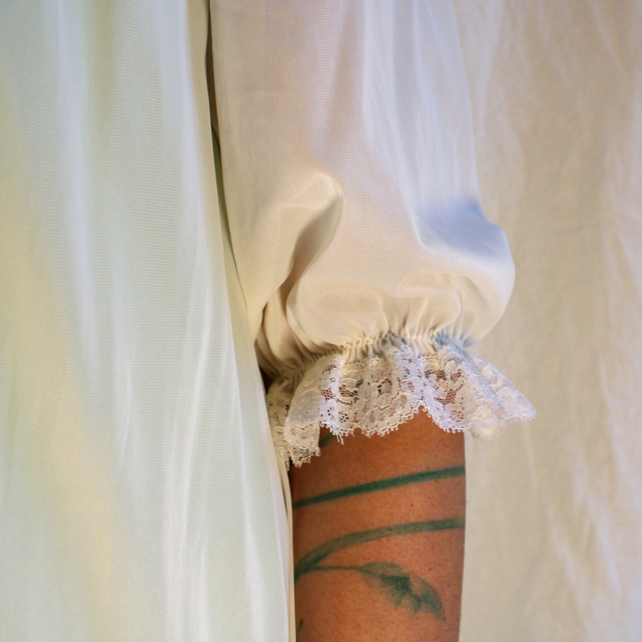 60s/70s vintage lorraine white sheer lace short robe