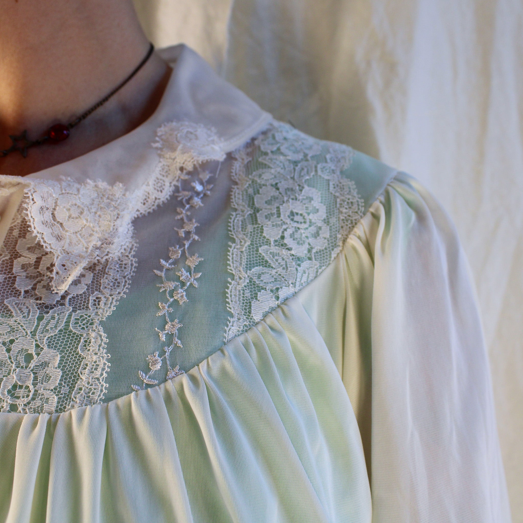 60s/70s vintage lorraine white sheer lace short robe