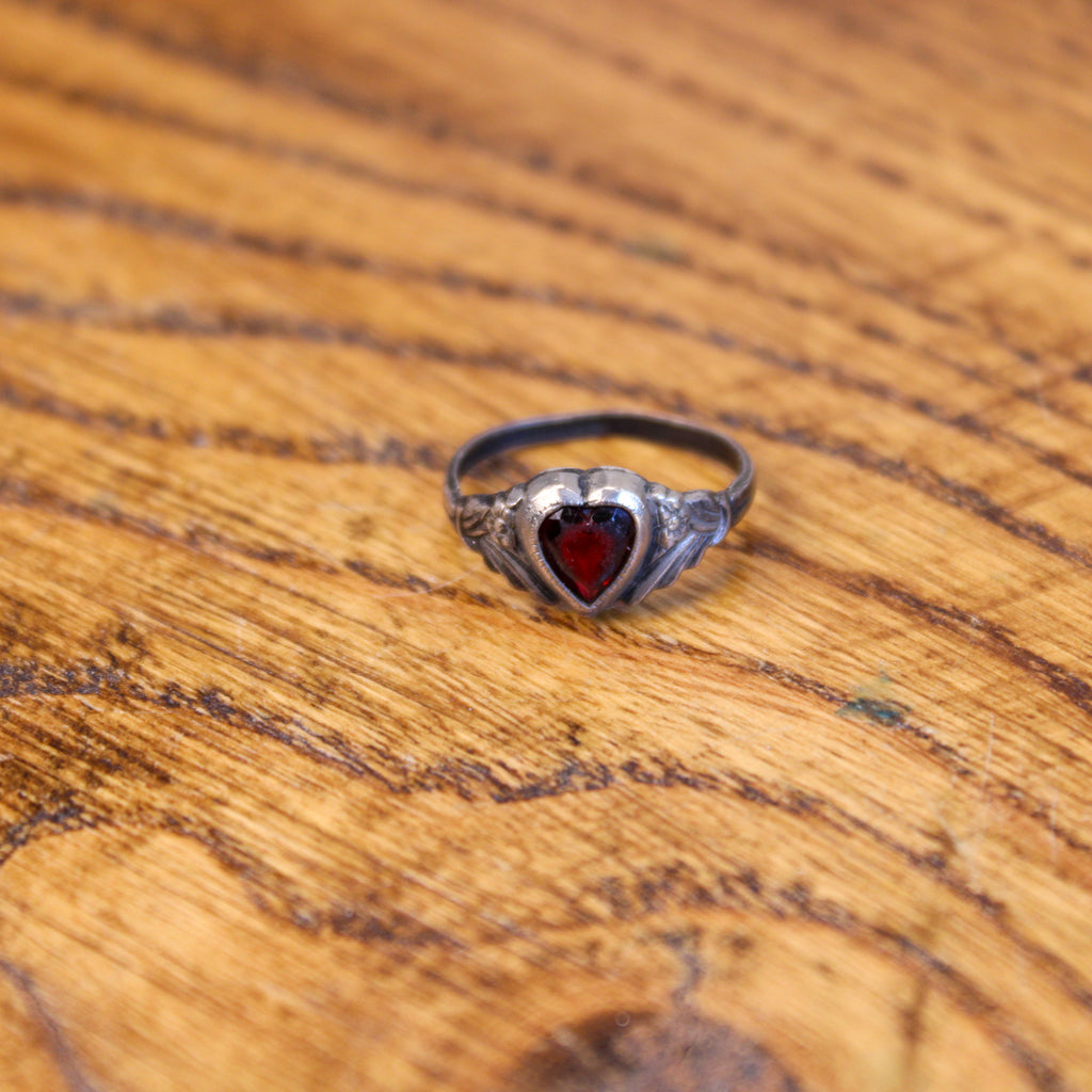 60s sterling heart ring w/ red glass stone – size 3.5