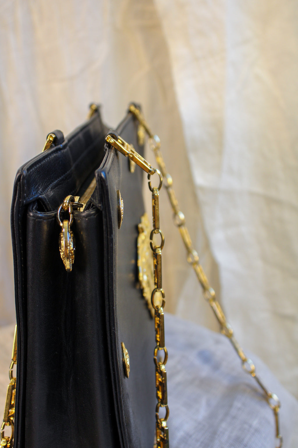 90s RARE gianni versace medusa chain shoulder bag