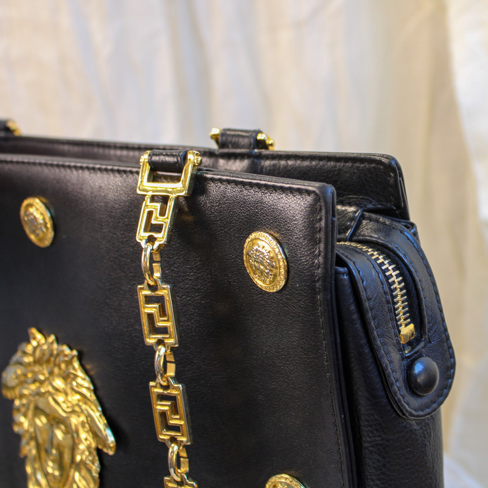 90s RARE gianni versace medusa chain shoulder bag