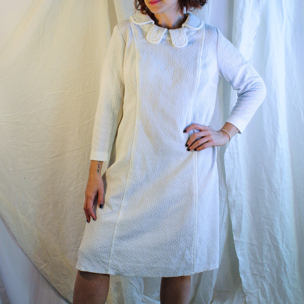 60s white jacquard mod dress with clown collar - image 1