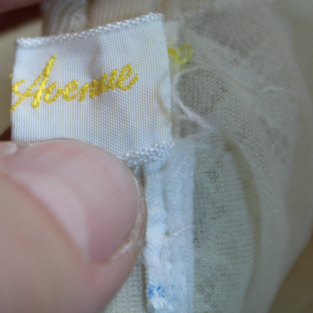 Saks Fifth Avenue ivory lace yoke nylon robe