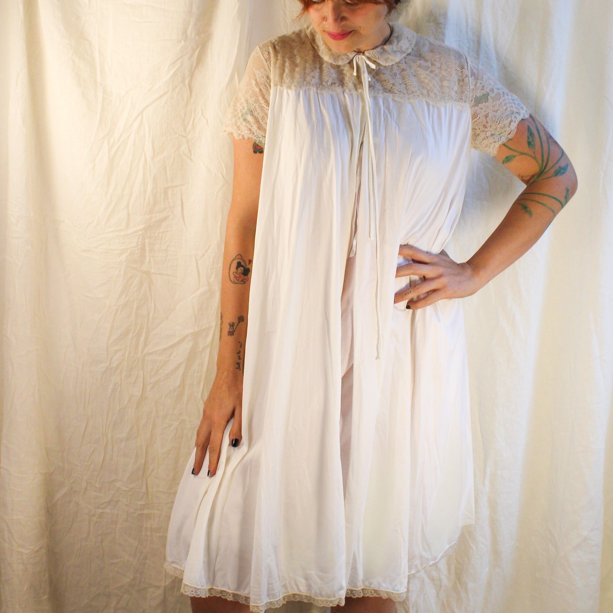 Saks Fifth Avenue ivory lace yoke nylon robe