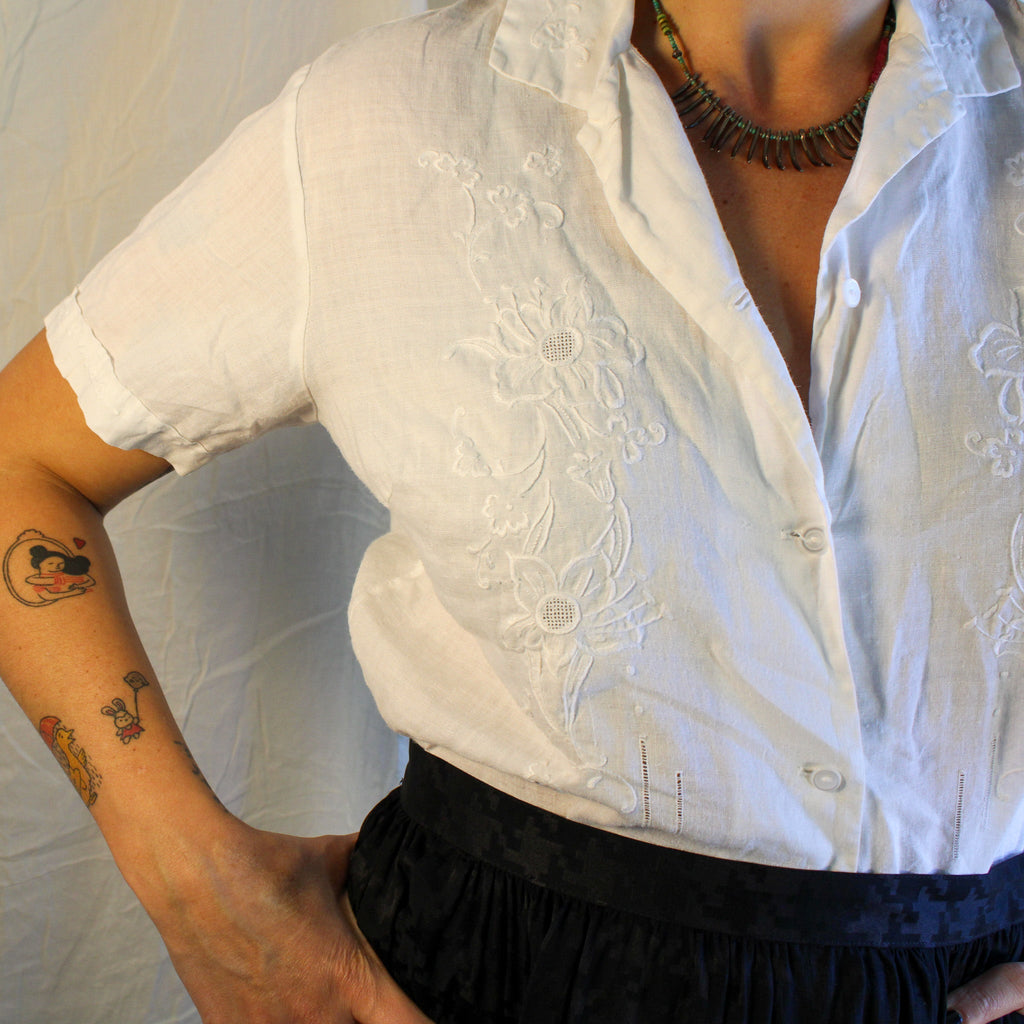 80s white embroidered linen collared shirt - image 3