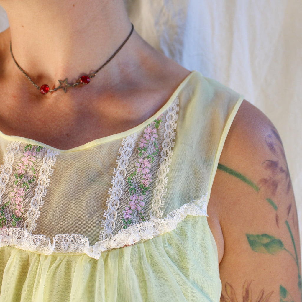 60/70s vintage yellow rosebud nightgown